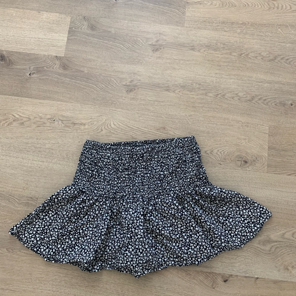H&M Black and White Floral Skirt